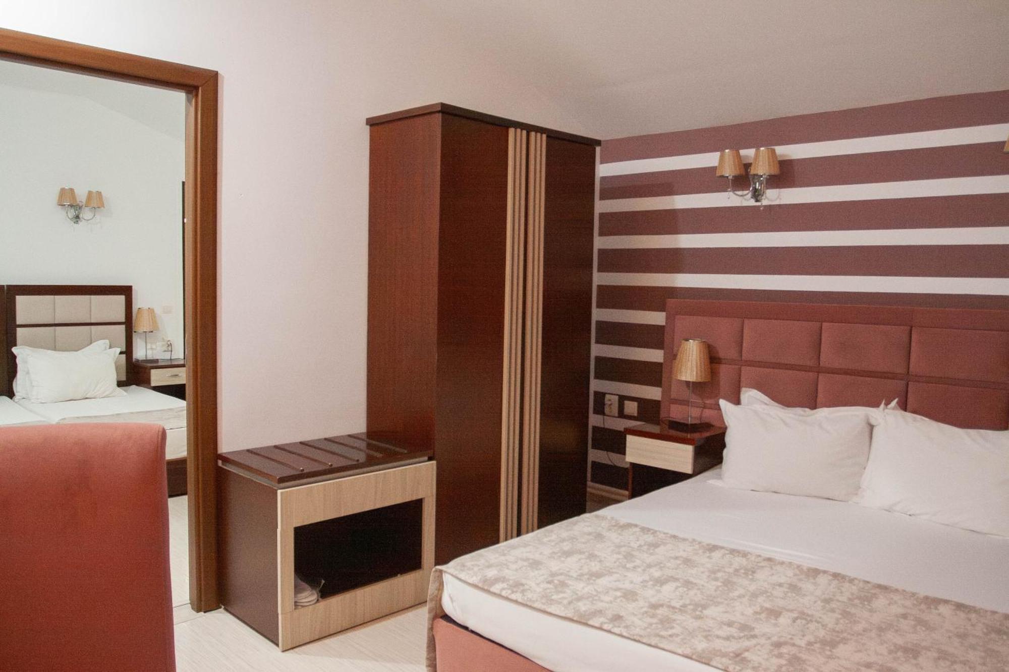 Steaua Apelor Family Resort Nufaru Esterno foto
